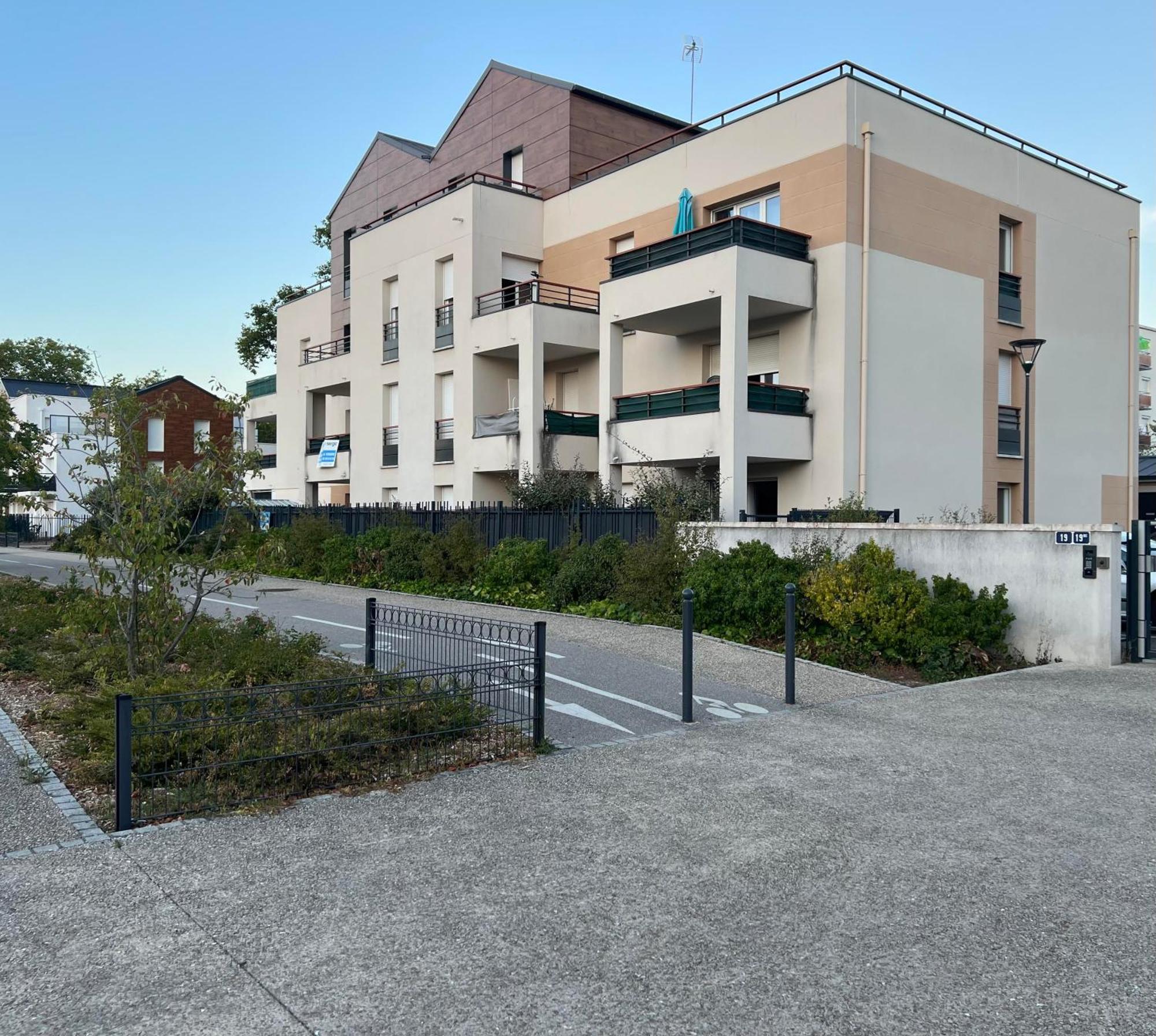 אורליאן Appartement Rez De Chaussee Avec Parking Prive מראה חיצוני תמונה